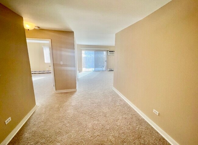 Building Photo - 1461 N Winslowe Dr