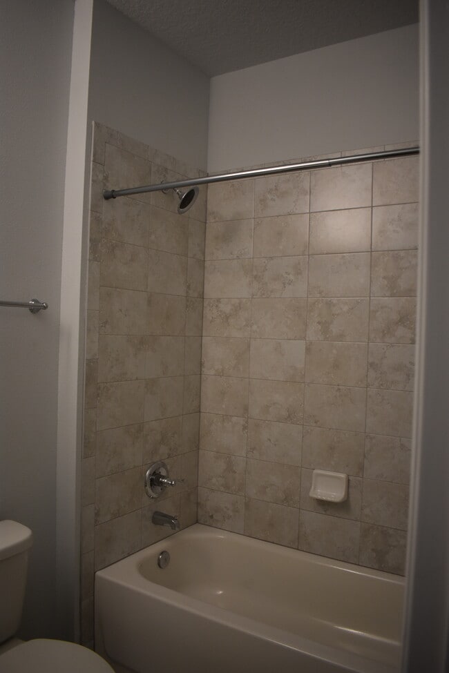 Building Photo - 3822 Milflores Dr