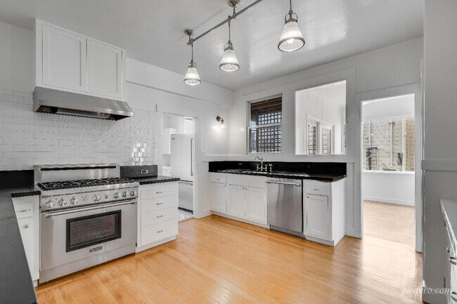 Building Photo - 1353 Filbert St