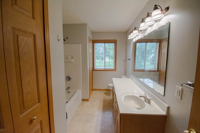 Building Photo - 2827 Agate Pl NW