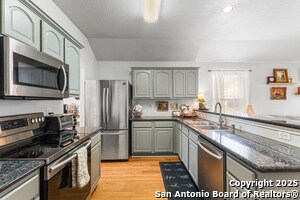 Building Photo - 12031 Mill Pine