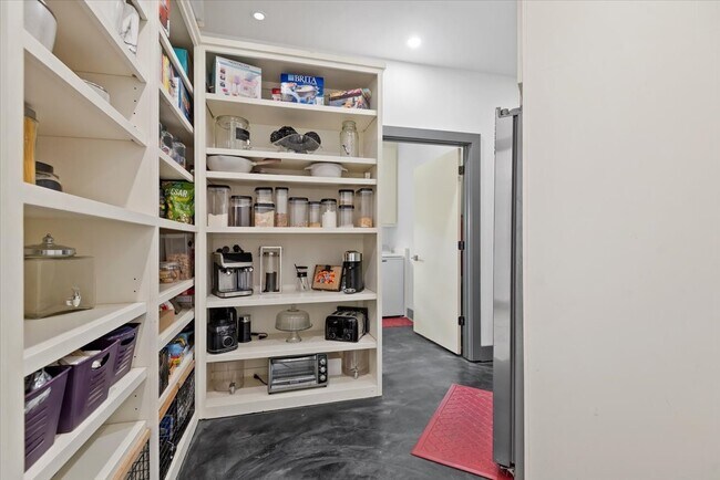 Building Photo - 30400 Highland Blvd