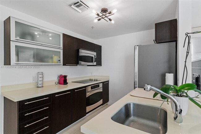 Building Photo - 90 SW 3rd St