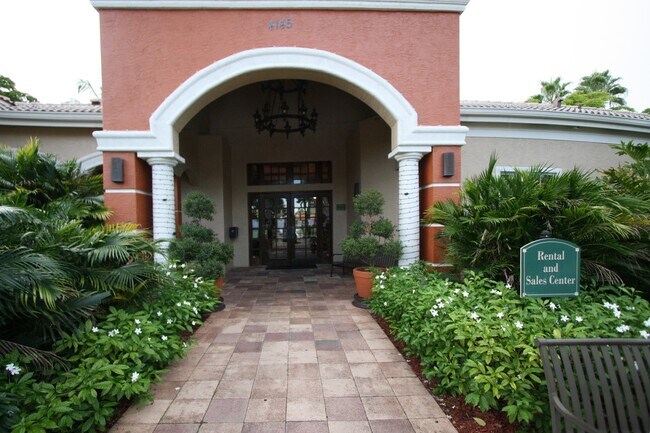 Building Photo - 2BD/2BA Dual Masters Condo w/ Lake Views!   *1st Floor & Gated Community*