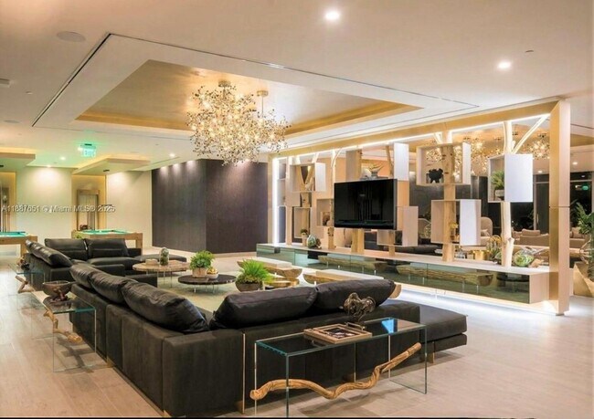 Building Photo - 488 NE 18th St