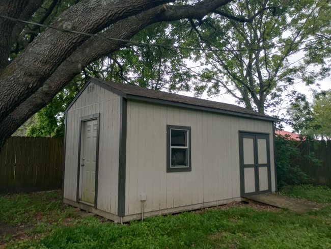 Building Photo - 719 Stansel Dr