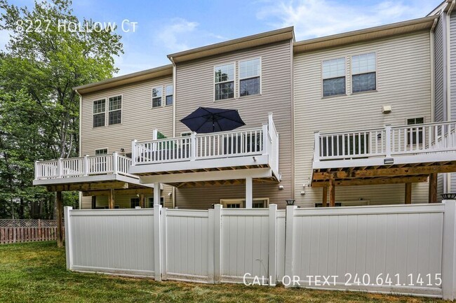 Building Photo - 8227 Hollow Ct
