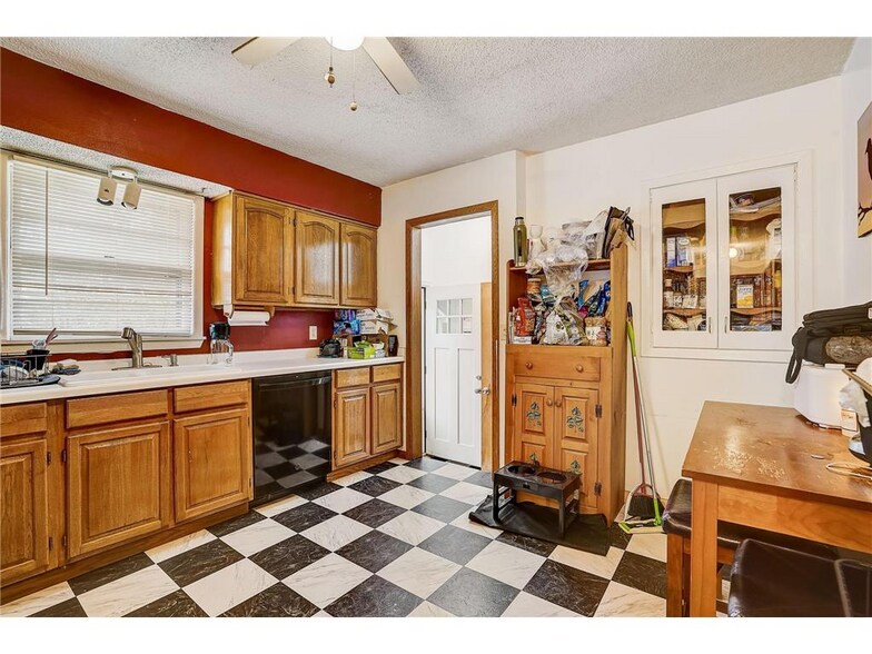 Building Photo - 1762 5th St