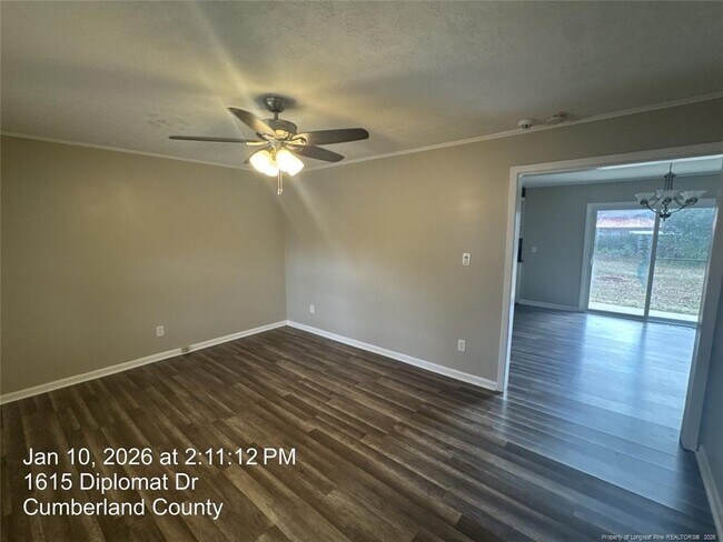 Building Photo - 1615 Diplomat Dr