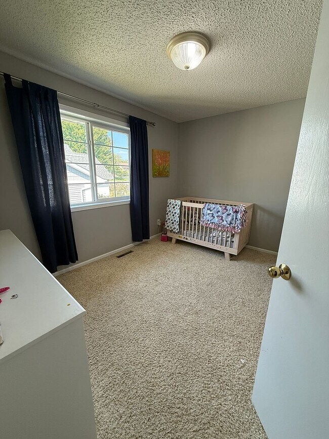 Building Photo - 21377 Independence Ave