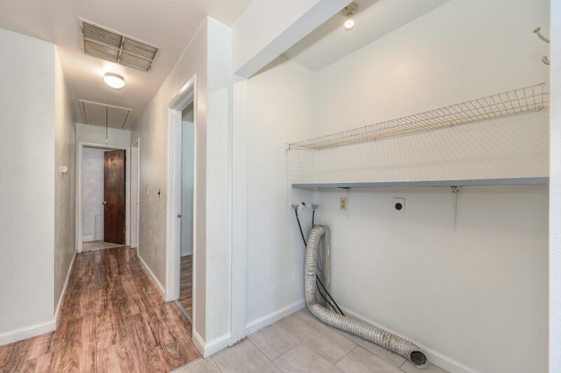 Building Photo - 6273 Dolly Varden Ln