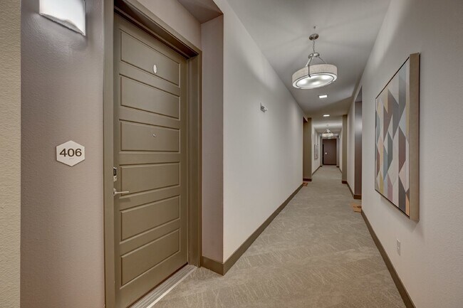 Building Photo - $2,150- 2 Bed, 2 Bath Condo in Littleton w...