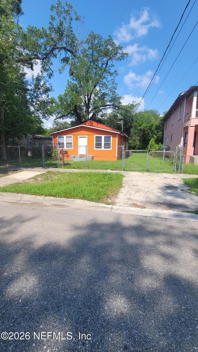 Building Photo - 2810 Venus St