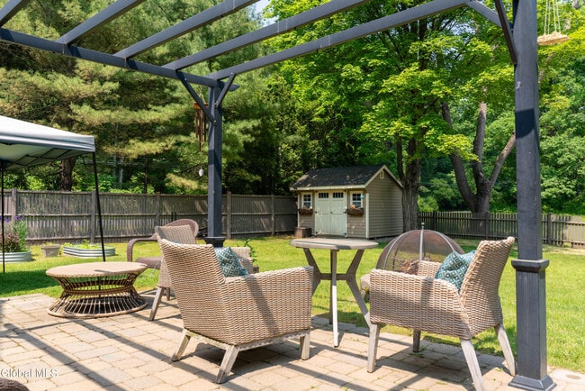 Building Photo - 2 Horizon Dr