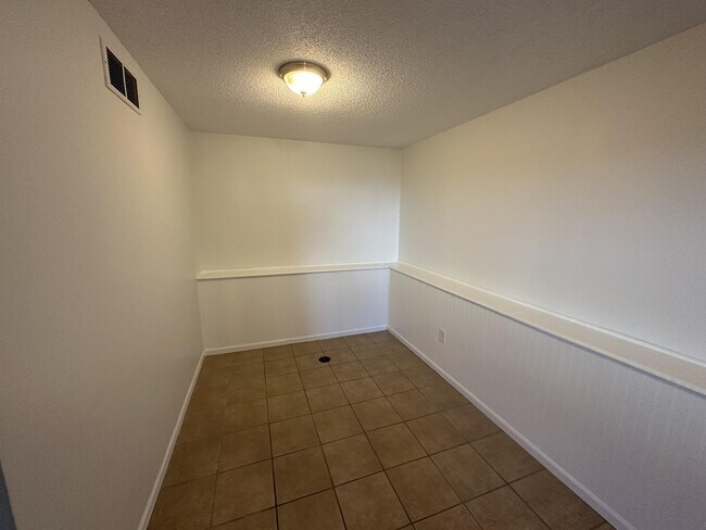 Building Photo - 3700 Bryant Cir