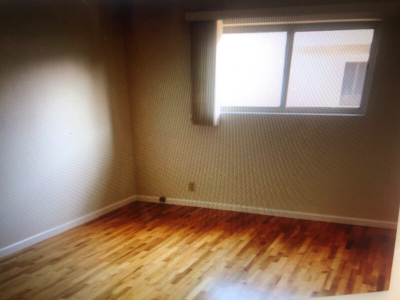 Building Photo - 2399 Karen Dr