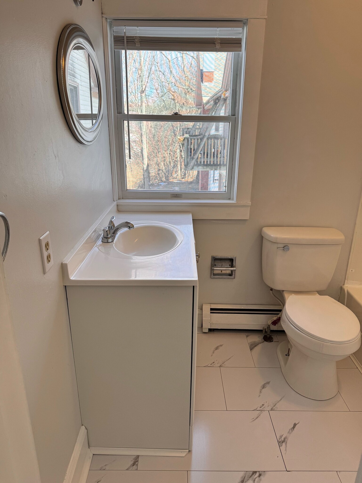 Building Photo - 317 S Main St