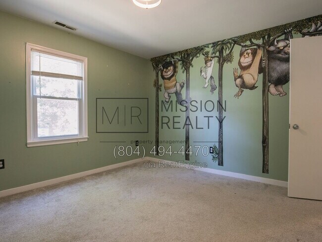 Building Photo - 7750 Robinwood Dr
