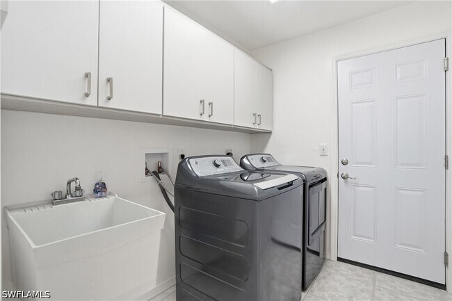 Building Photo - 132 Bordeaux Cir