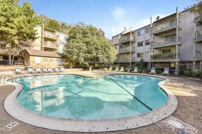 Building Photo - 361 Half Moon Ln