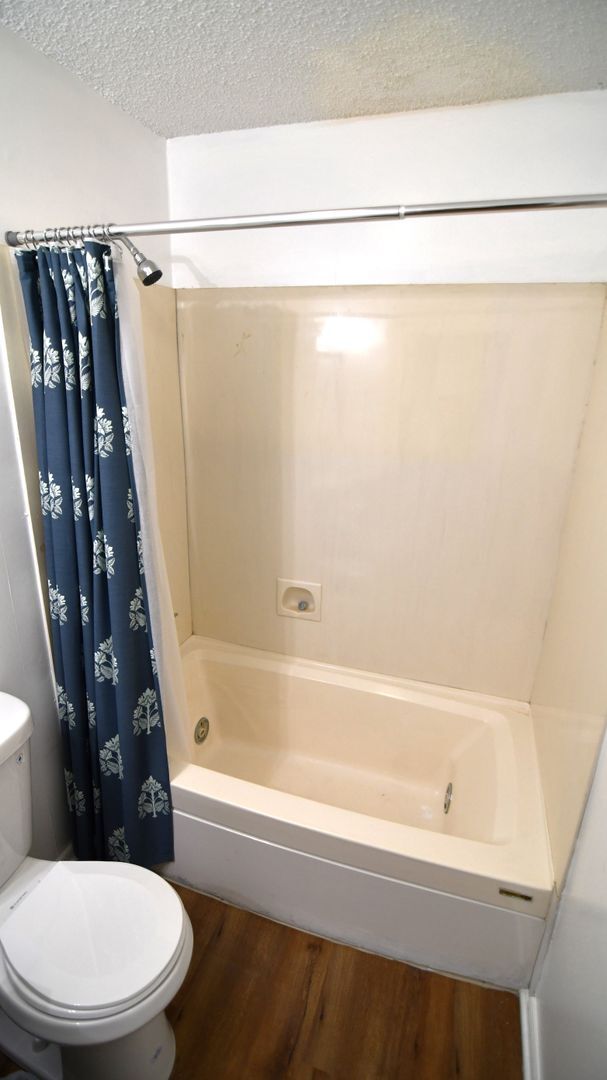 Building Photo - Housing Authority Vouchers Accepted !! Charming 2-bedroom, 2.5-bathroom home located in Baton Rouge