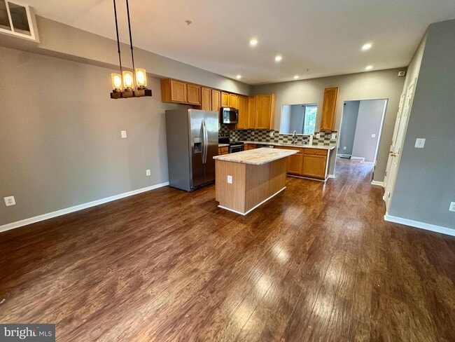 Building Photo - 74 Harbour Heights Dr