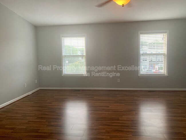 Building Photo - 330 Gilman Ln