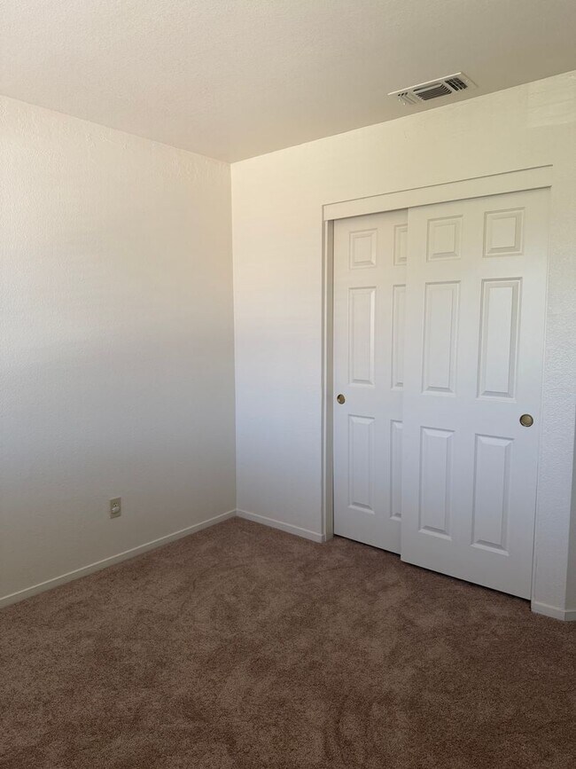 Building Photo - 8317 Bramble Bush Cir