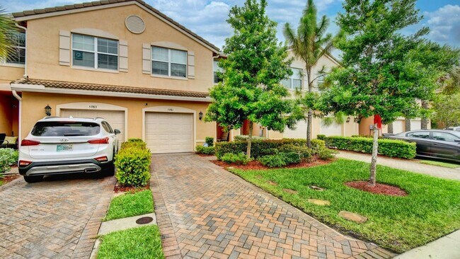 Building Photo - 6004 Strawberry Lakes Cir