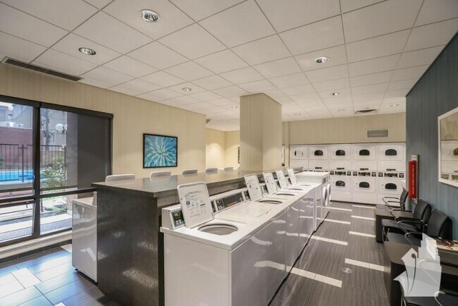 Building Photo - 1130 North Dearborn-2412