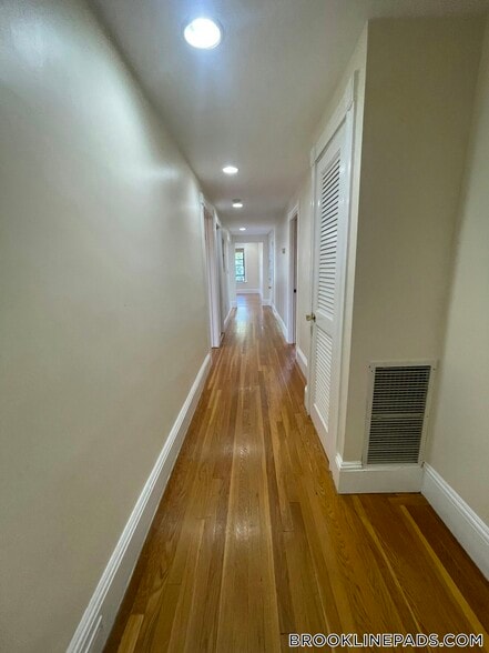 Building Photo - 12 Dean Rd