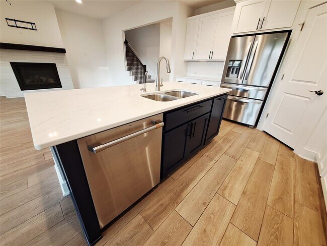 Building Photo - 1221 Brasano Pl