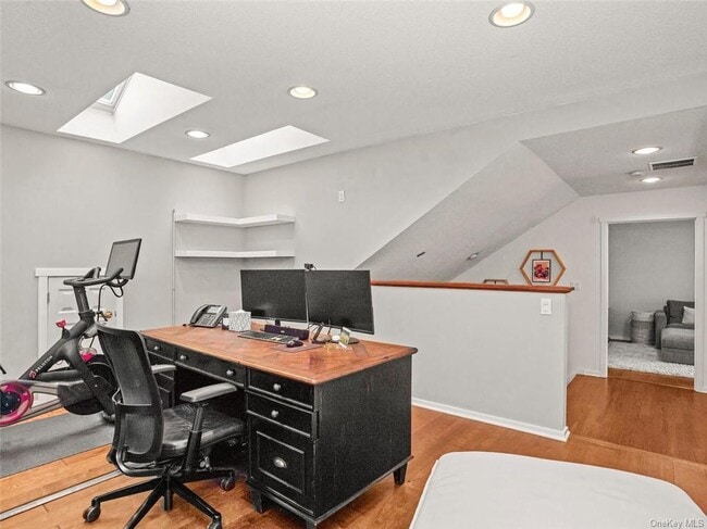 Building Photo - 912 Heritage Hills