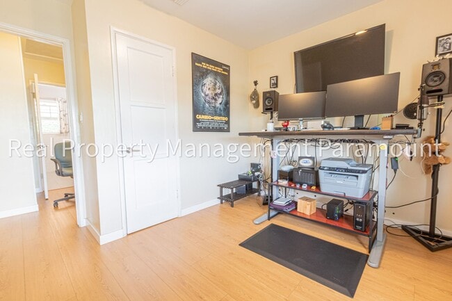 Building Photo - Modern, Eco-Friendly 4BR Home with Views i...