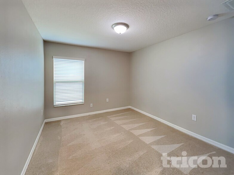 Building Photo - 9701 Sage Creek Dr