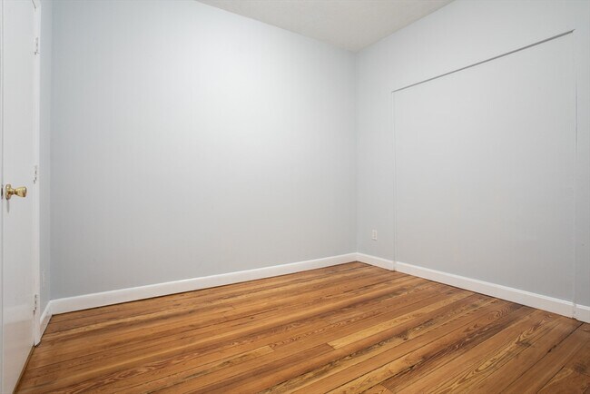 Building Photo - 108 Union Park St