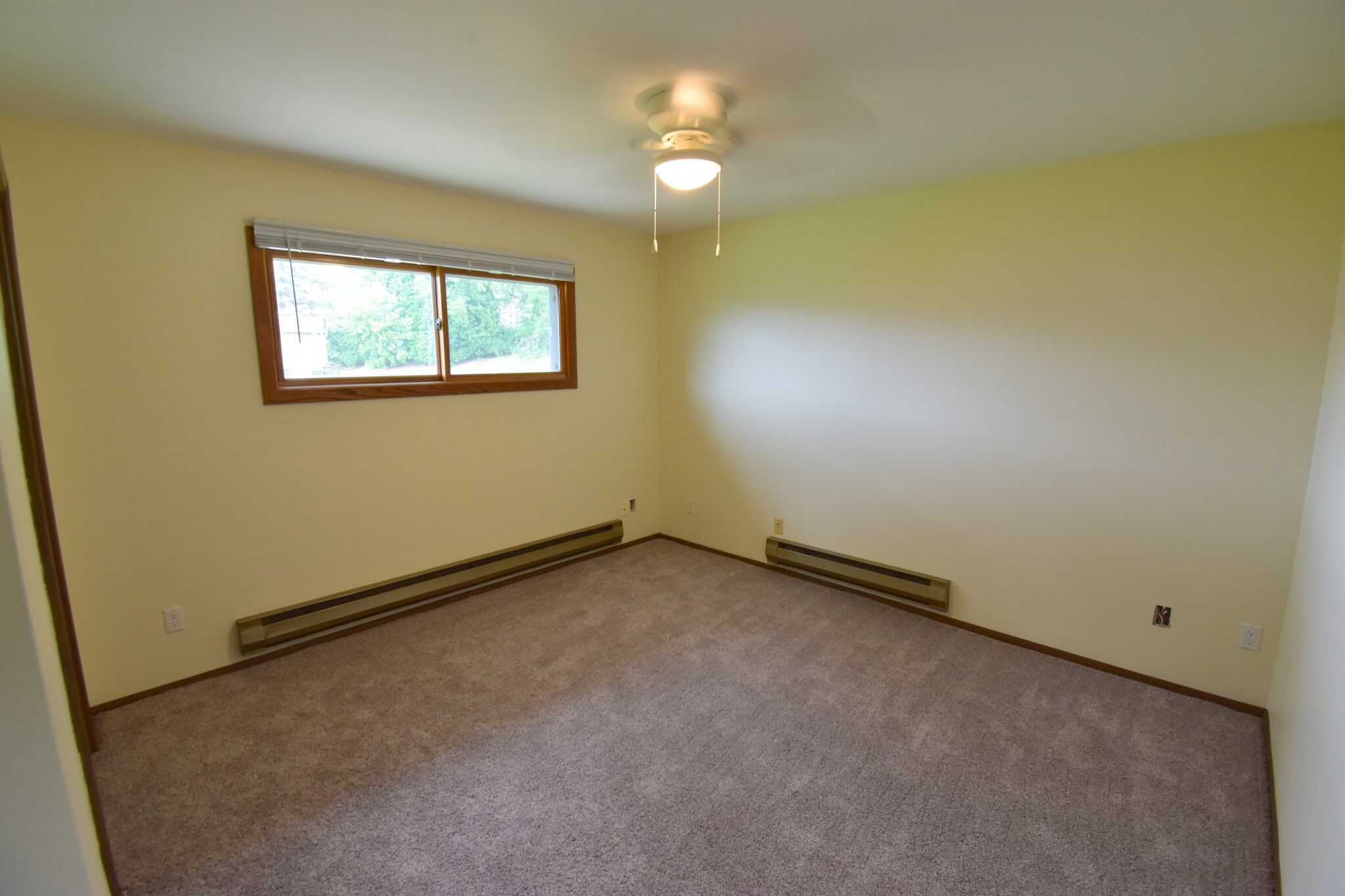 Bed rm 2 - 443 Bonnie Rd