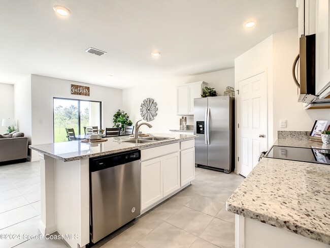 Building Photo - 2243 Capital Dr