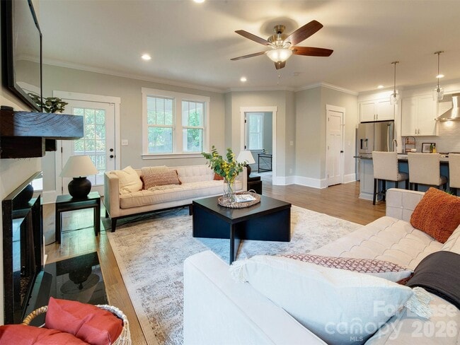 Building Photo - 326 State St