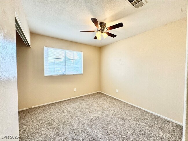 Building Photo - 2024 Fountain Valley Way