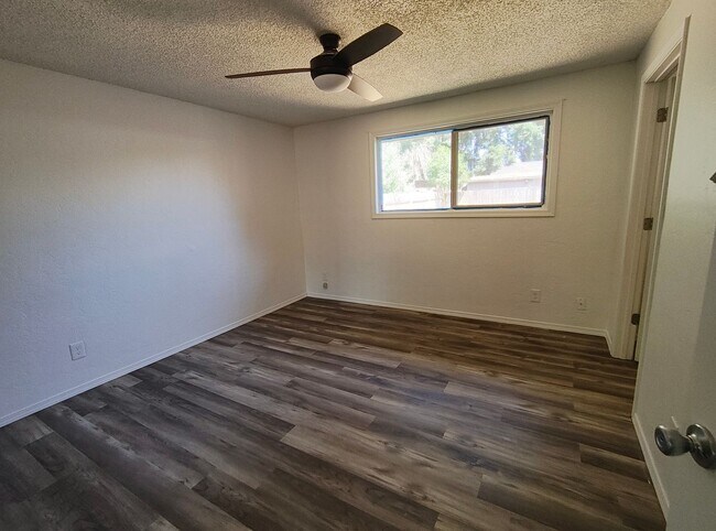 Building Photo - 2792wi