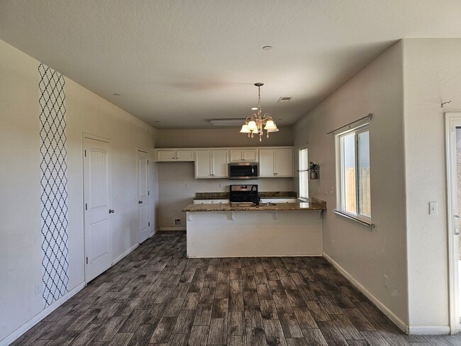 Building Photo - Single Family Home!!