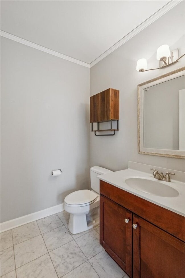 Building Photo - 201 N Westshore Dr