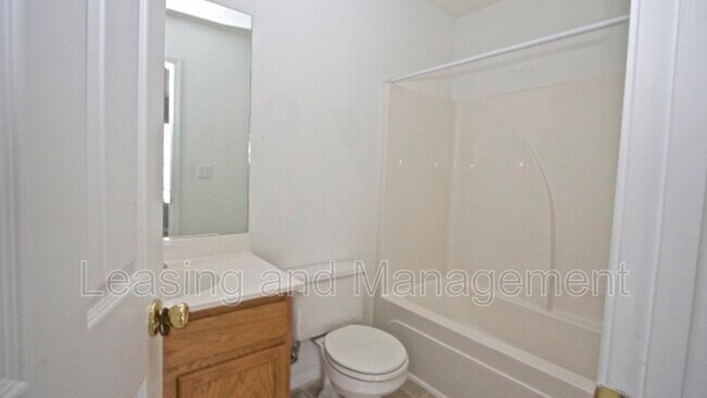 Building Photo - 1247 Island Club Dr