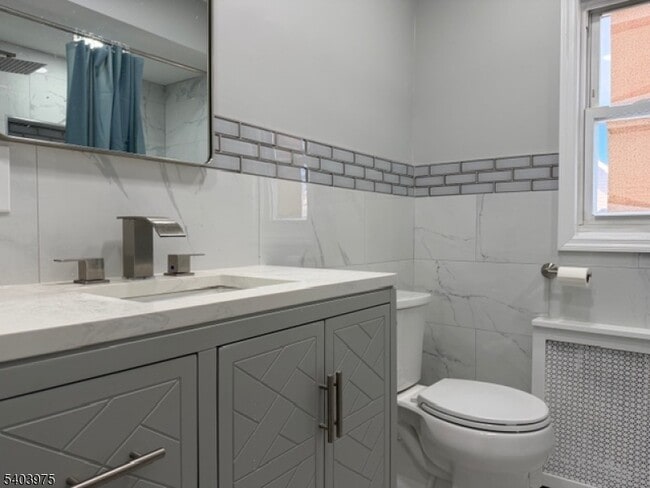 Building Photo - 10-06 1st St