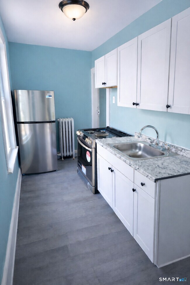 Building Photo - 21 Pearl St