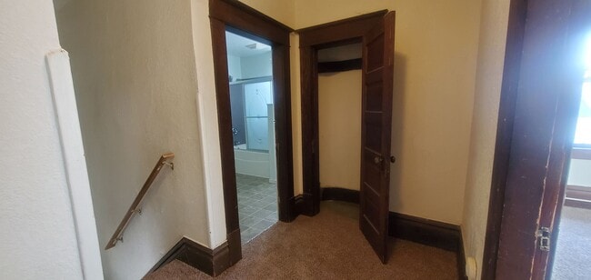 Building Photo - Pre-leasing August - 4bd/2ba