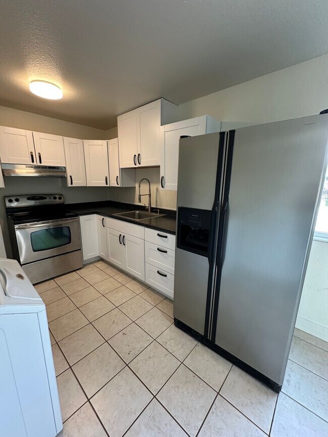 Building Photo - GET $500 OFF IF YOU MOVE IN BY FEB 20TH!!!