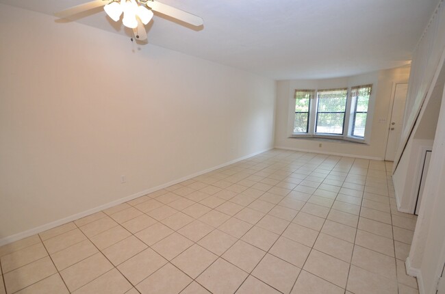 Building Photo - 4037 SW 21st Rd