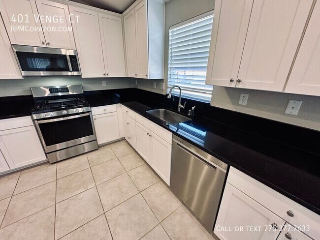 Building Photo - 401 Venge Ct